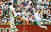Ashes 2010: Paul Collingwood catches Ricky Ponting